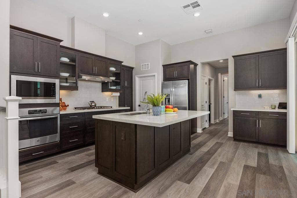 16750 Coyote Bush Dr., #17, San Diego, CA 92127 16750 Coyote Bush Dr., #17, San Diego, CA 92127