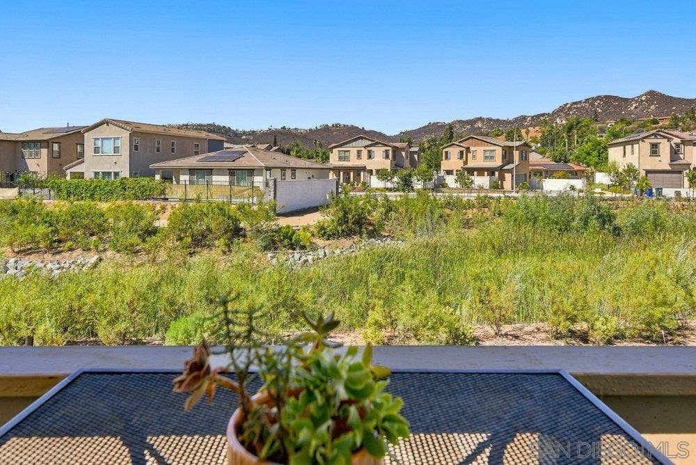 1422 W Country Club, Escondido, CA 92026