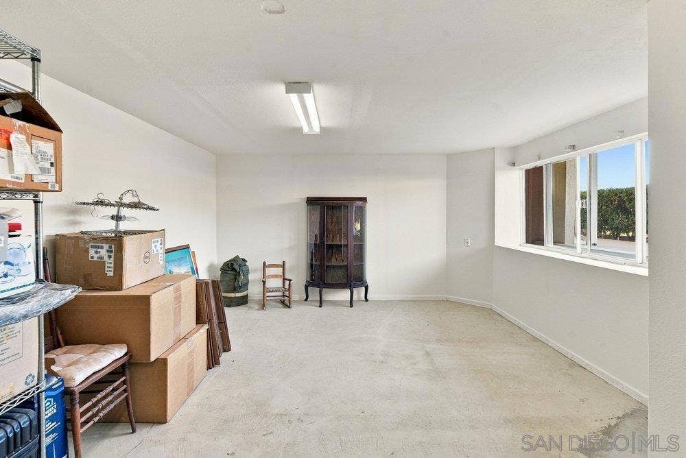 1422 W Country Club, Escondido, CA 92026