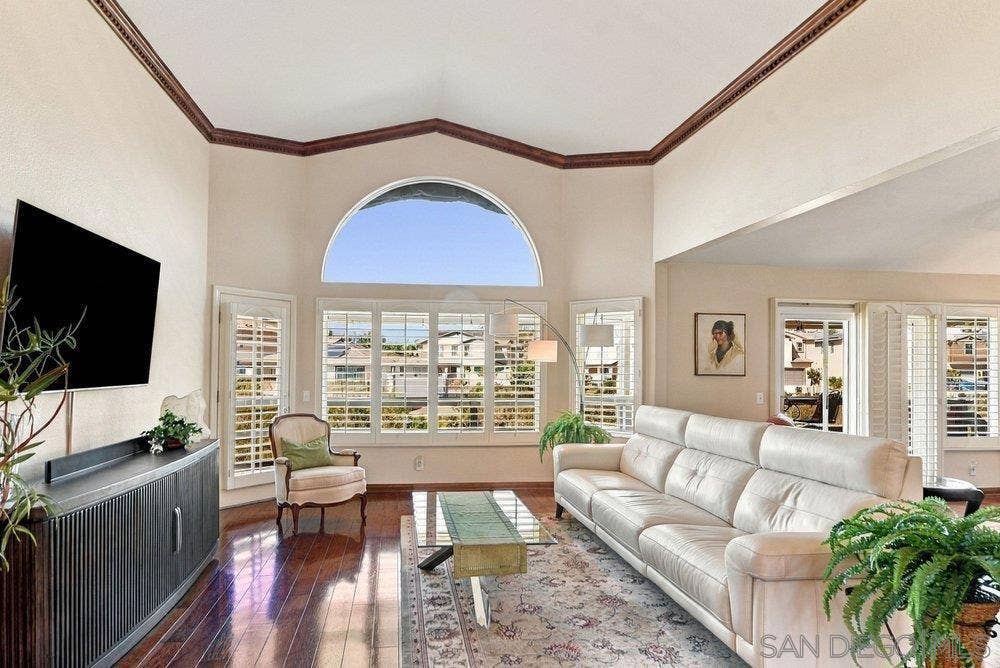 1422 W Country Club, Escondido, CA 92026