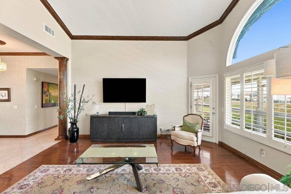 1422 W Country Club, Escondido, CA 92026