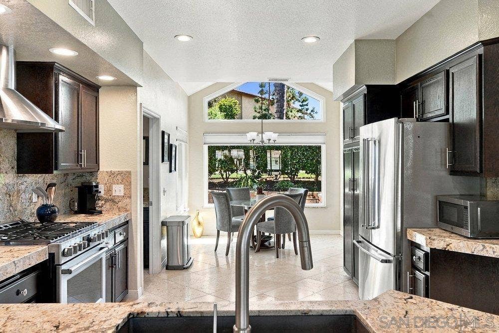 1422 W Country Club, Escondido, CA 92026