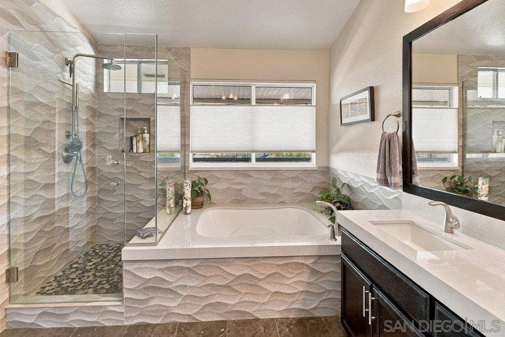 1422 W Country Club, Escondido, CA 92026