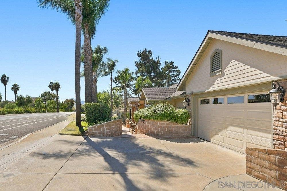 1422 W Country Club, Escondido, CA 92026