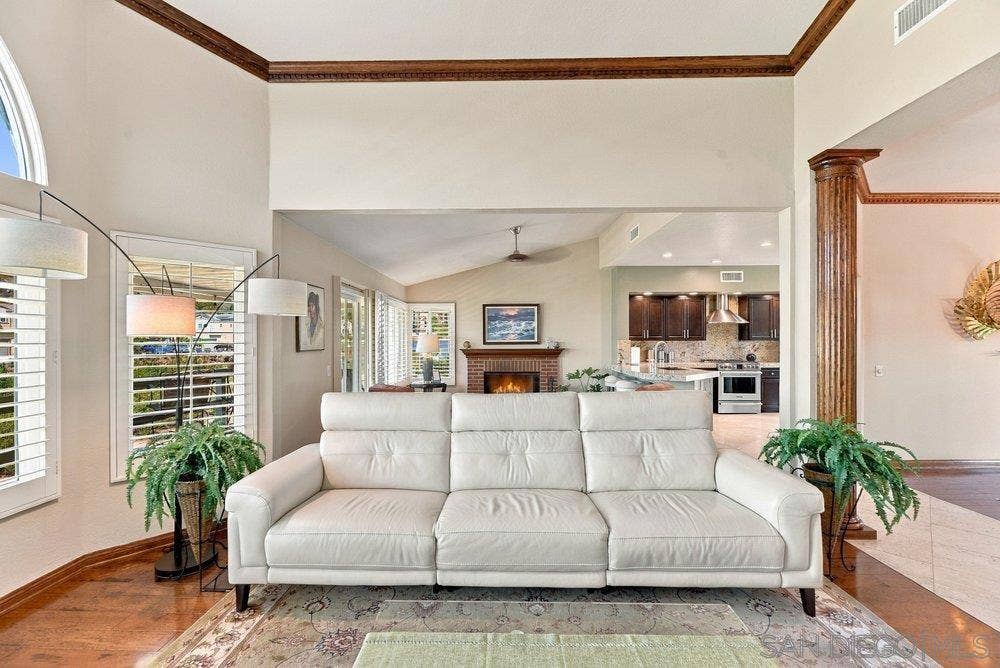 1422 W Country Club, Escondido, CA 92026