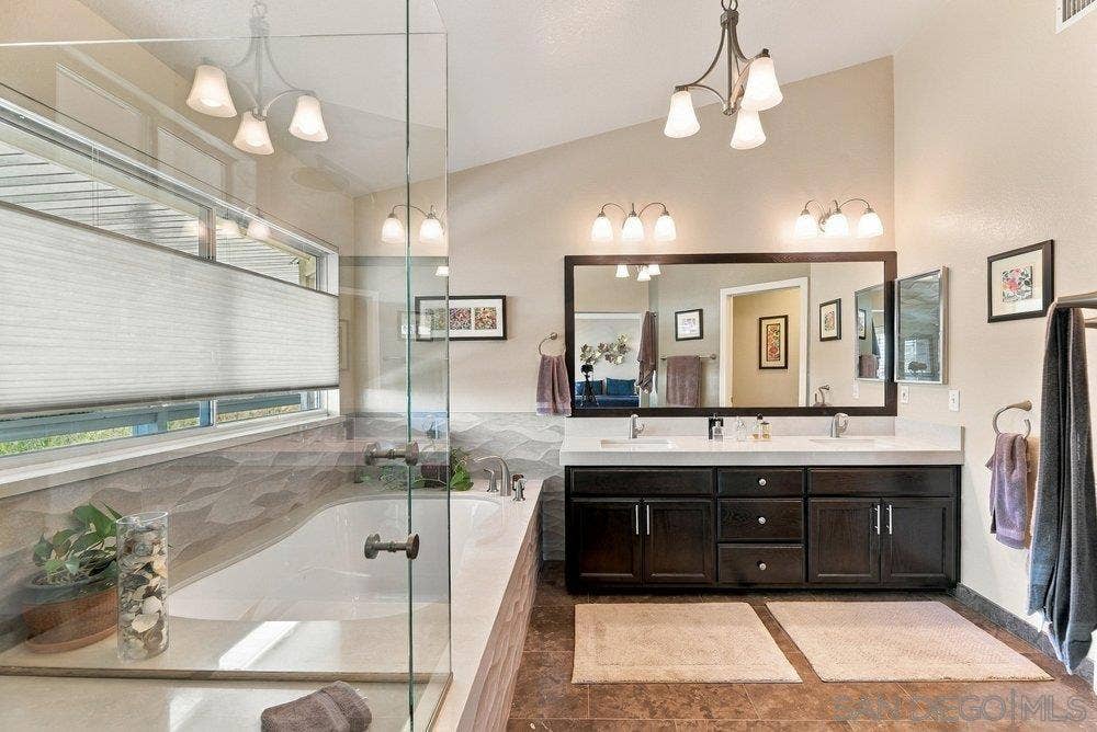 1422 W Country Club, Escondido, CA 92026
