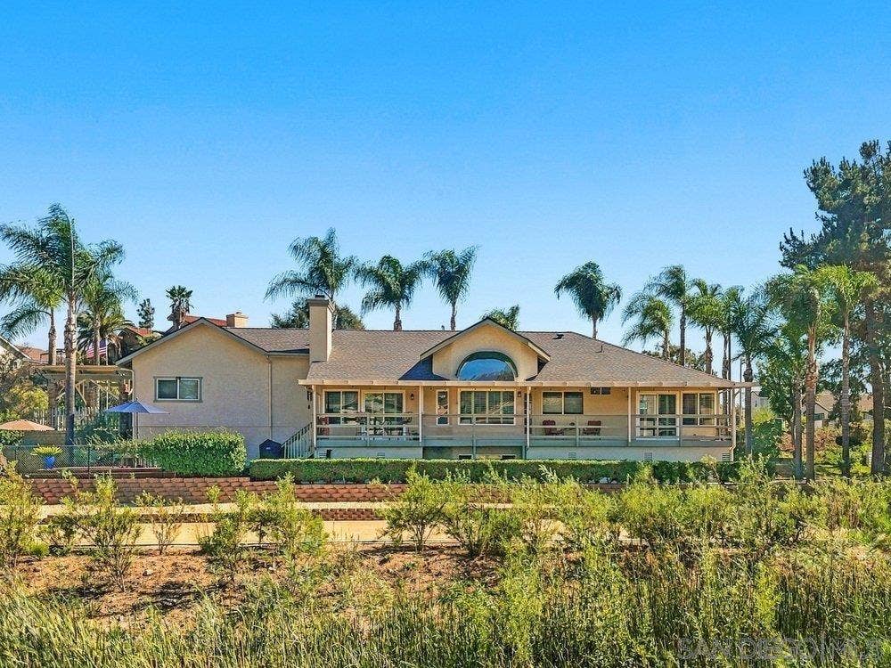1422 W Country Club, Escondido, CA 92026
