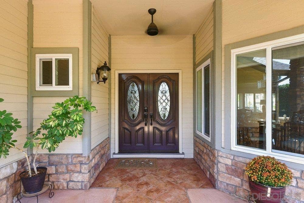 1422 W Country Club, Escondido, CA 92026