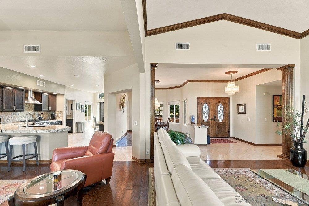 1422 W Country Club, Escondido, CA 92026