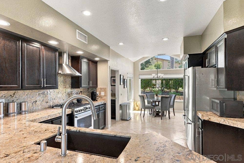 1422 W Country Club, Escondido, CA 92026