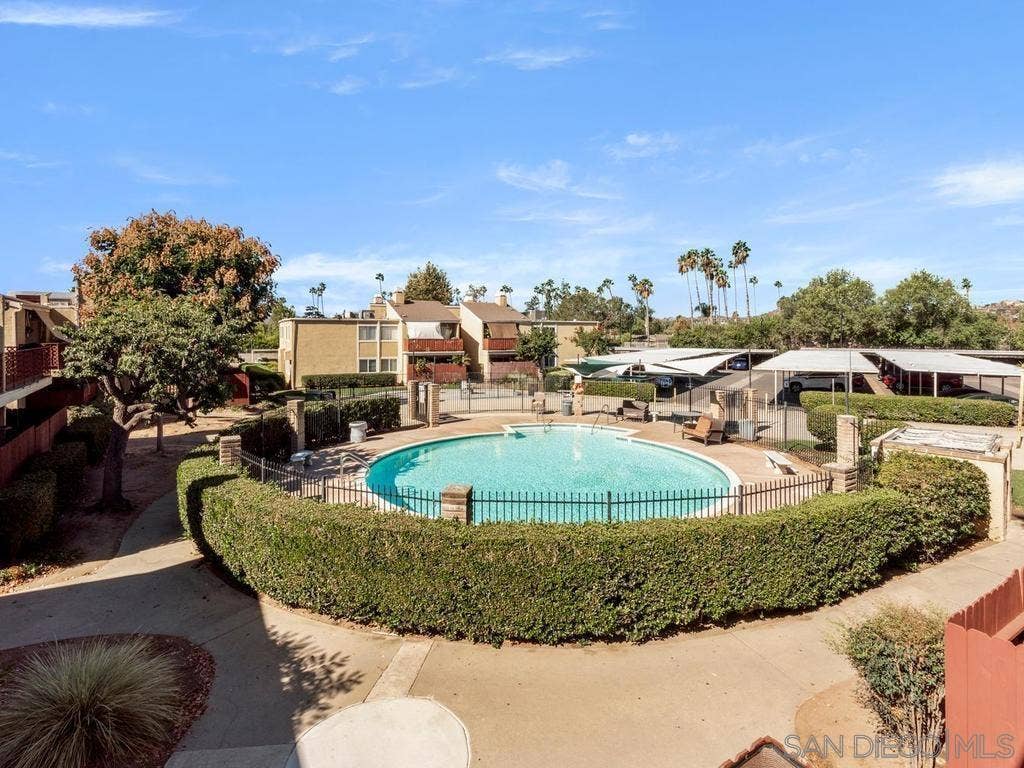 475 N Midway Dr, #255, Escondido, CA 92027 Swimming Pool/Hot Tub/Sauna