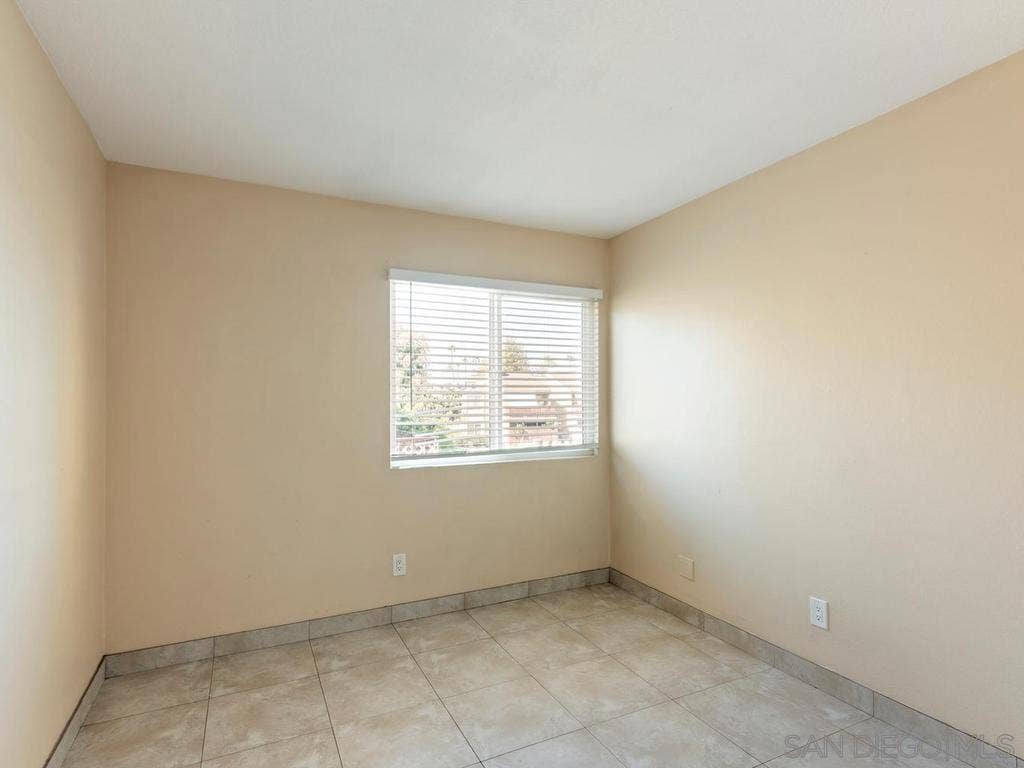 475 N Midway Dr, #255, Escondido, CA 92027 Primary Bedroom