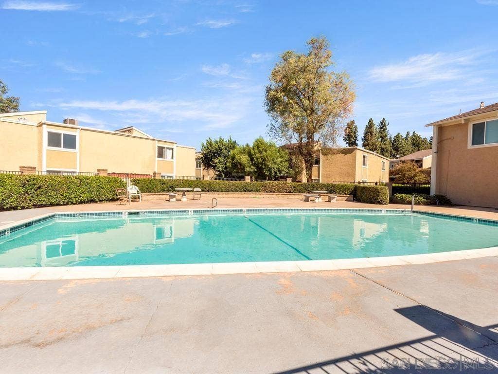 475 N Midway Dr, #255, Escondido, CA 92027 Swimming Pool/Hot Tub/Sauna