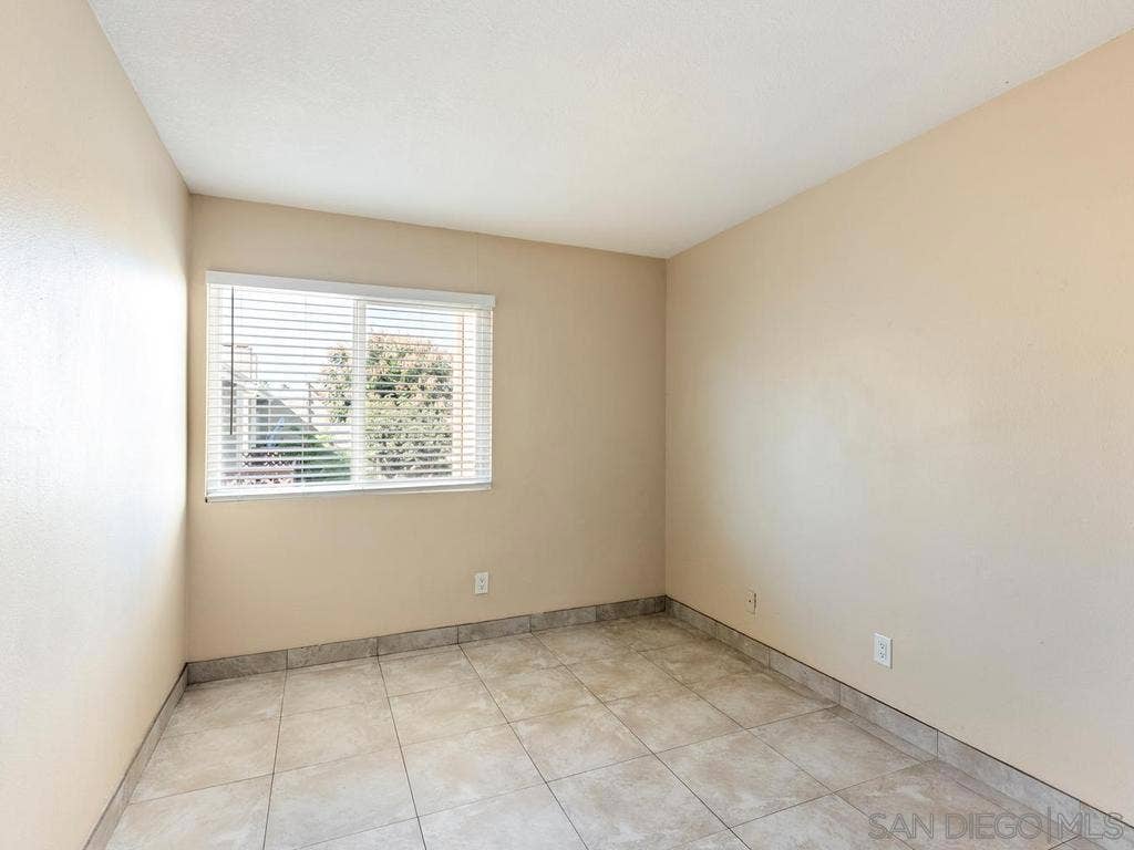 475 N Midway Dr, #255, Escondido, CA 92027 Bedroom
