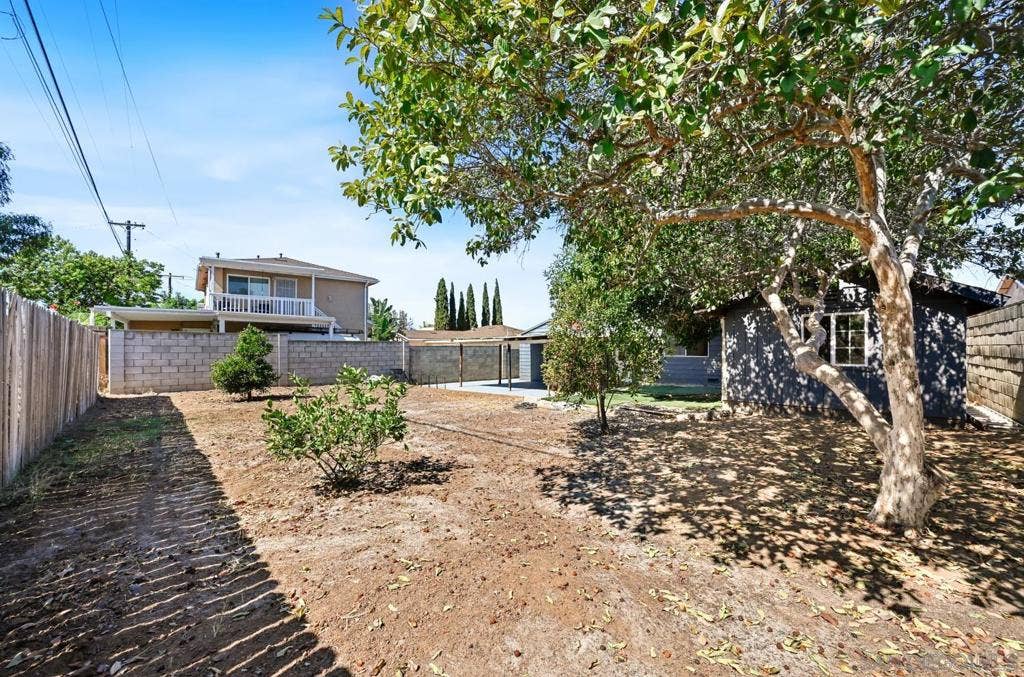 5627 Shaw, San Diego, CA 92139 5627 Shaw, San Diego, CA 92139