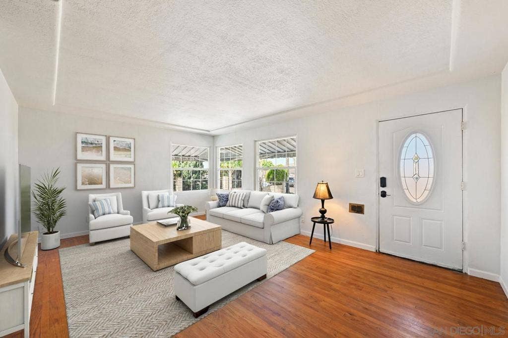 5627 Shaw, San Diego, CA 92139 https://zimg.paragon.ice.com/ParagonImages/Property/PA/SDMLS/-536704/6/533/400/30daec65b3ae4ee5ea47572cf6495d7b/3/5e41c3f076b612e484d91d017e935f5b/-536704-a7a40be8-26ed-460d-9dc0-b5ee35727920.JPG