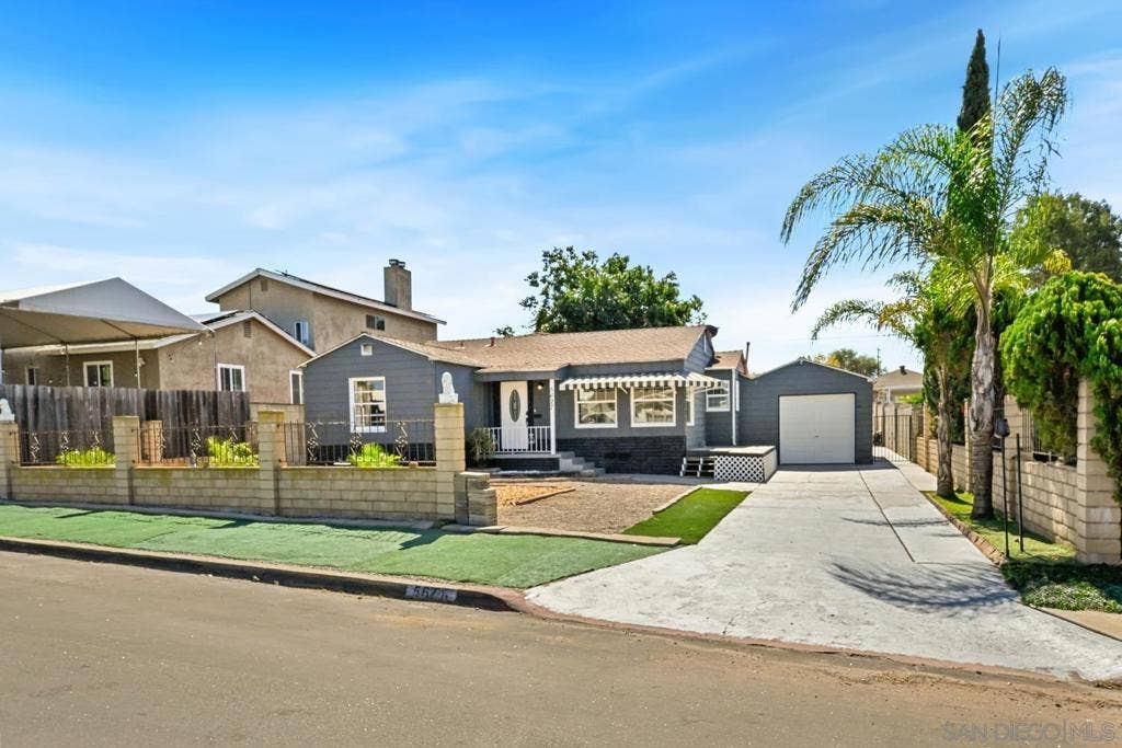 5627 Shaw, San Diego, CA 92139 5627 Shaw, San Diego, CA 92139