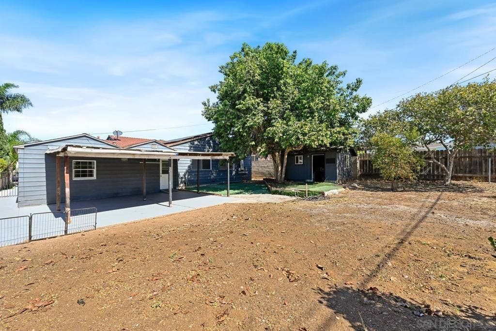 5627 Shaw, San Diego, CA 92139 5627 Shaw, San Diego, CA 92139