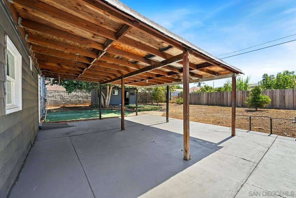 5627 Shaw, San Diego, CA 92139 5627 Shaw, San Diego, CA 92139