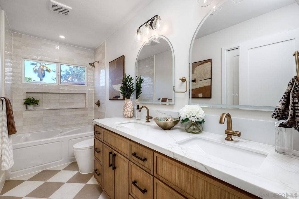 6303 Cleo St., San Diego, CA 92115 6303 Cleo St., San Diego, CA 92115