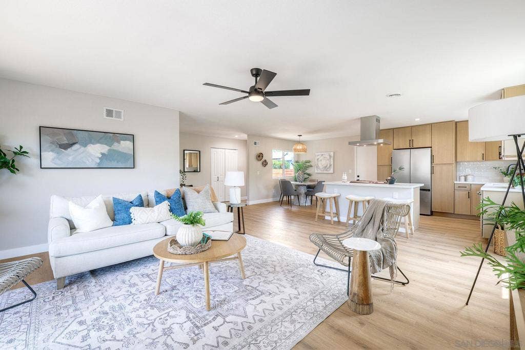 10007 Stanley Ct., Santee, CA 92071 10007 Stanley Ct., Santee, CA 92071