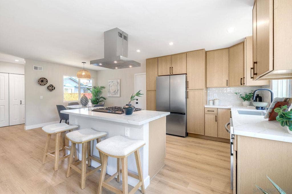10007 Stanley Ct., Santee, CA 92071 10007 Stanley Ct., Santee, CA 92071
