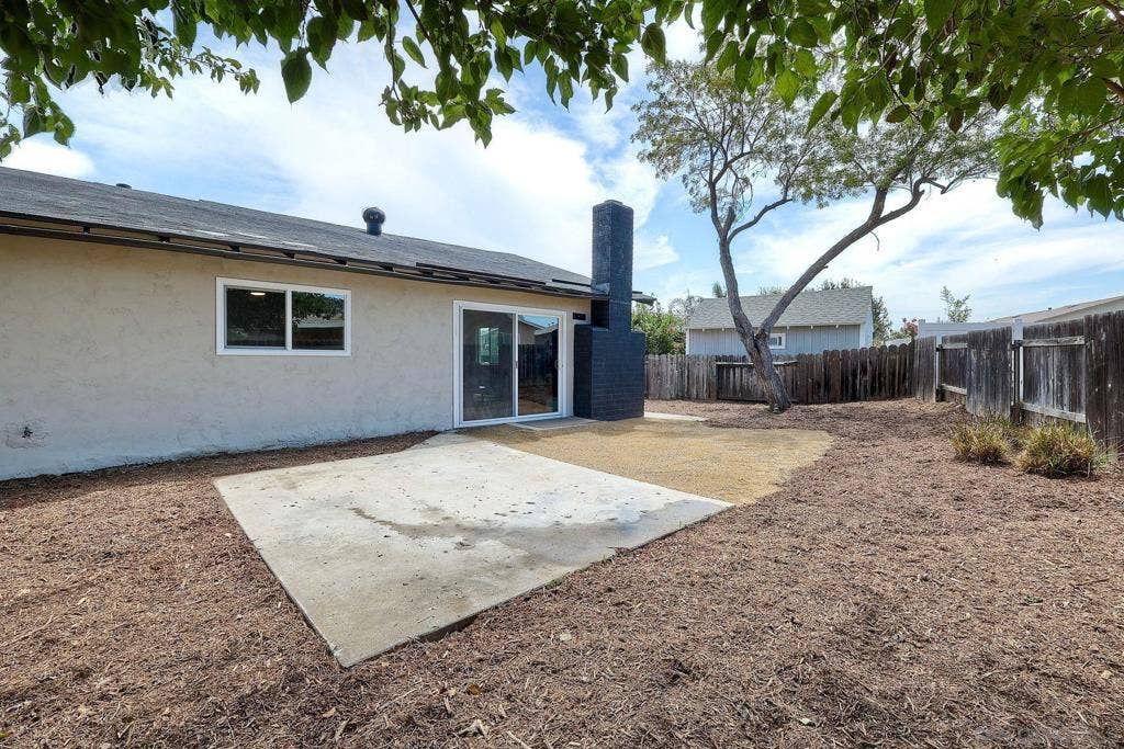 10007 Stanley Ct., Santee, CA 92071 10007 Stanley Ct., Santee, CA 92071