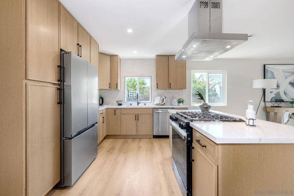10007 Stanley Ct., Santee, CA 92071 10007 Stanley Ct., Santee, CA 92071
