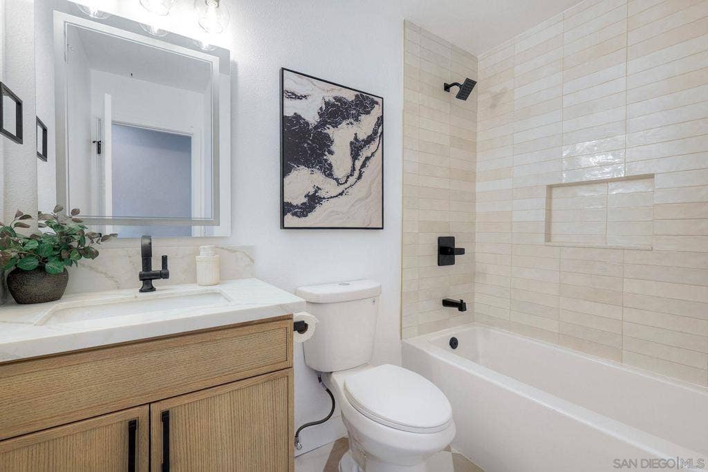 10007 Stanley Ct., Santee, CA 92071 10007 Stanley Ct., Santee, CA 92071
