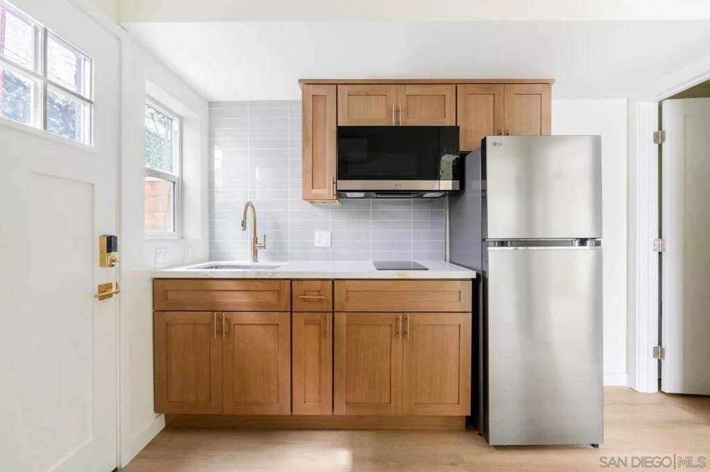 722 E 116Th, Los Angeles, CA 90059 722 E 116Th, Los Angeles, CA 90059