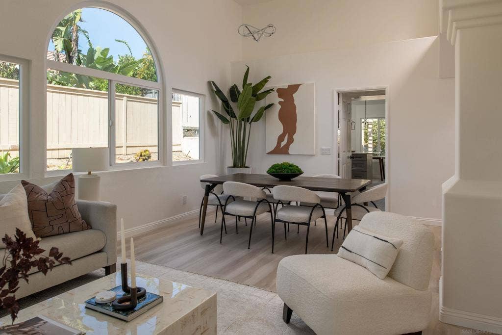 4008 Via de la Paz, Oceanside, CA 92057 4008 Via de la Paz, Oceanside, CA 92057