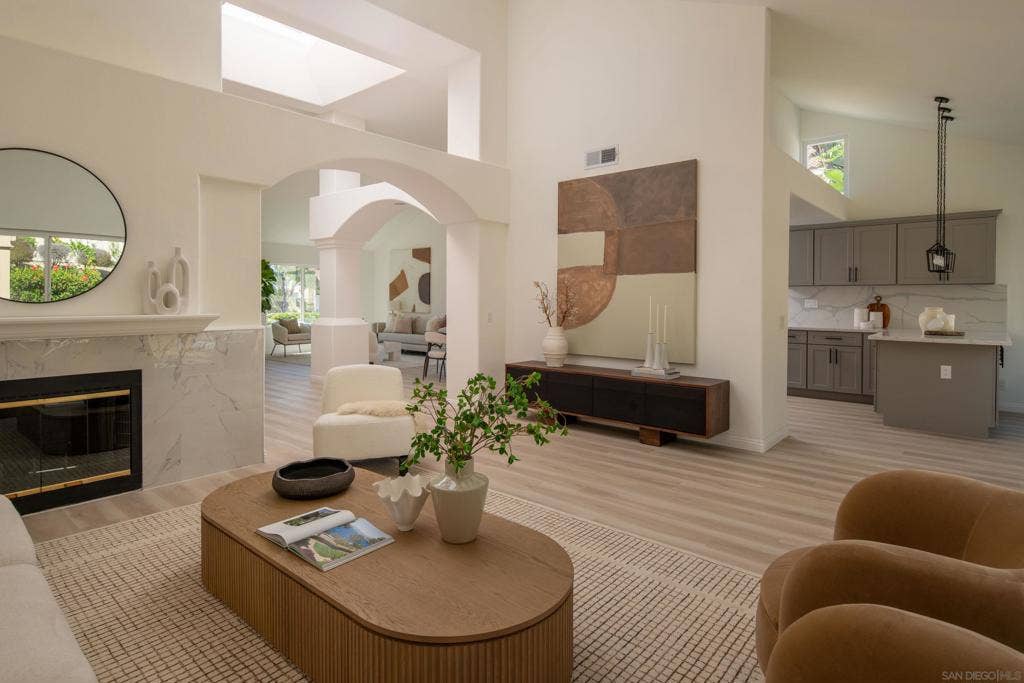 4008 Via de la Paz, Oceanside, CA 92057 4008 Via de la Paz, Oceanside, CA 92057