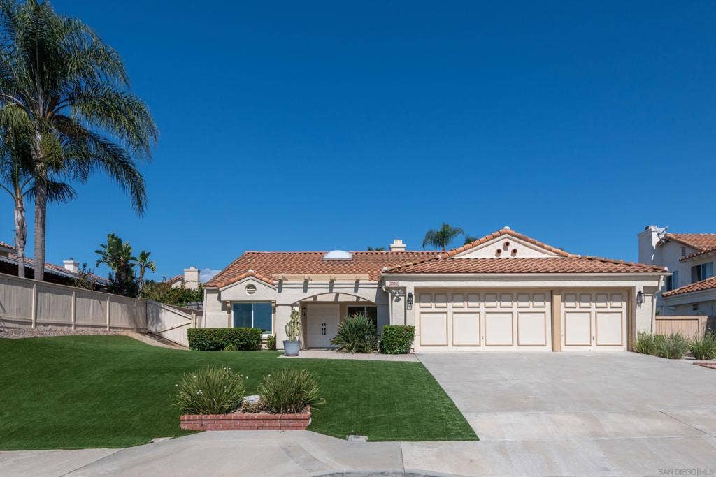 4008 Via de la Paz, Oceanside, CA 92057 4008 Via de la Paz, Oceanside, CA 92057