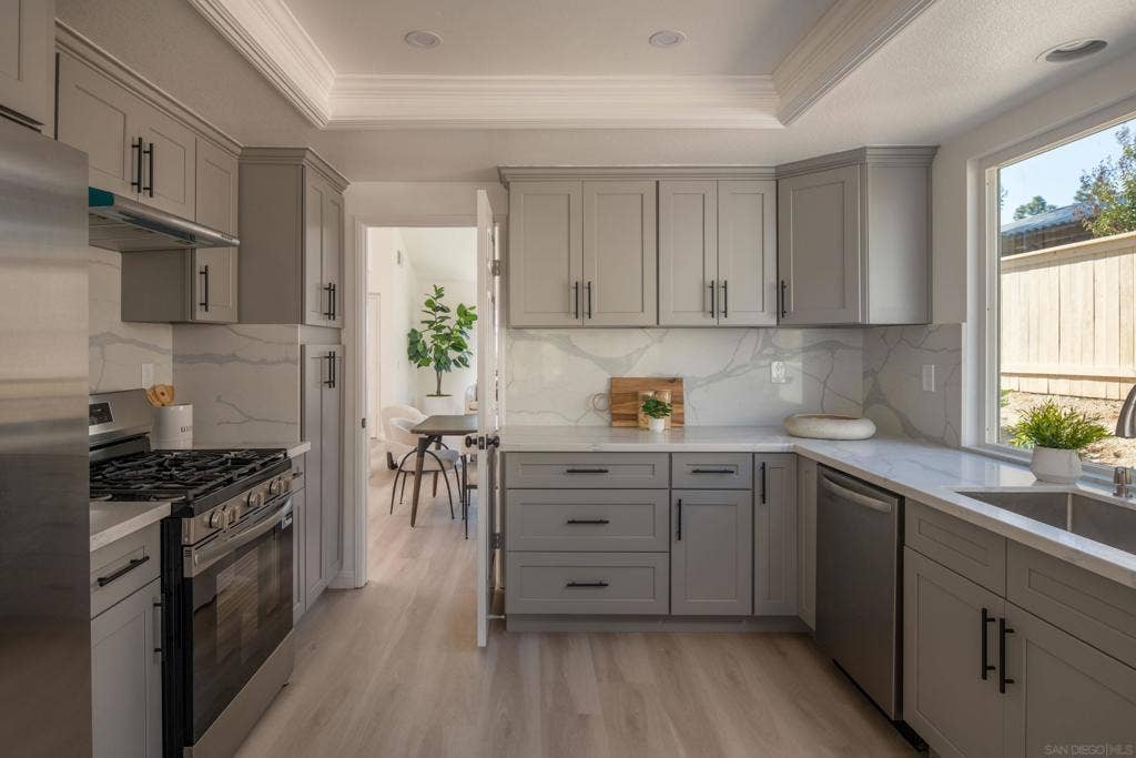 4008 Via de la Paz, Oceanside, CA 92057 4008 Via de la Paz, Oceanside, CA 92057