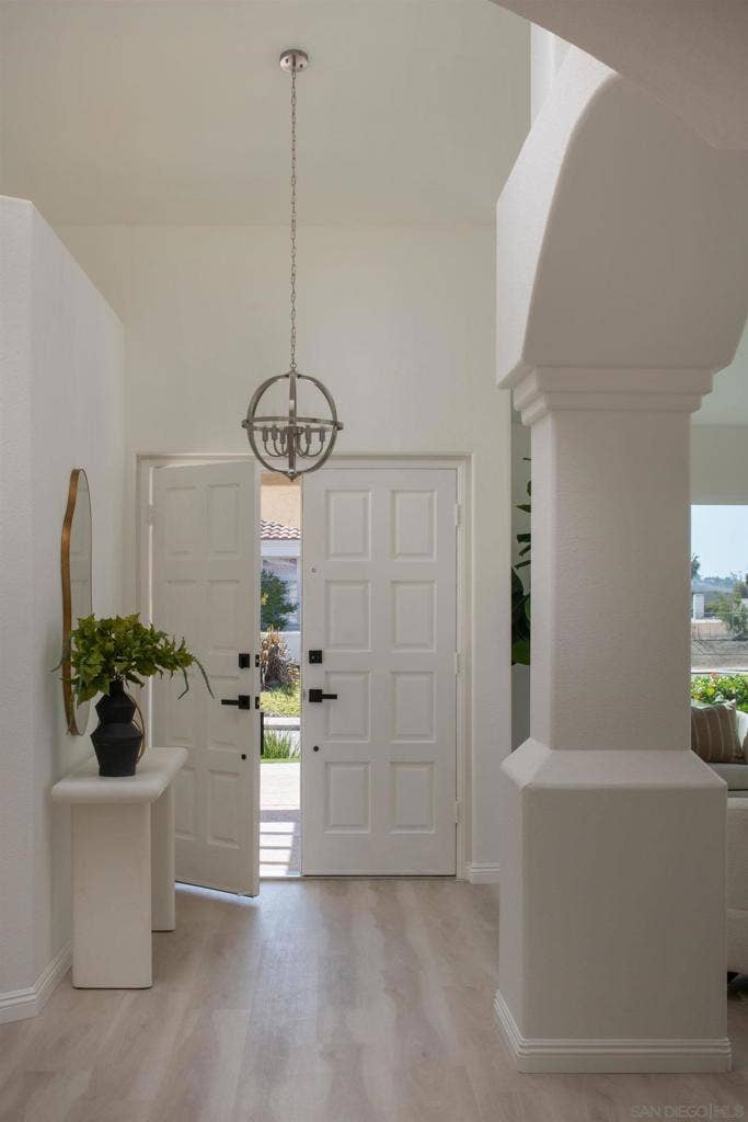 4008 Via de la Paz, Oceanside, CA 92057 4008 Via de la Paz, Oceanside, CA 92057