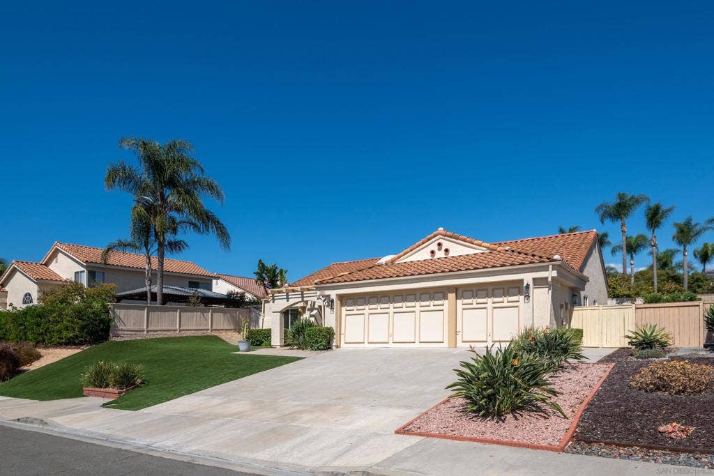 4008 Via de la Paz, Oceanside, CA 92057 4008 Via de la Paz, Oceanside, CA 92057