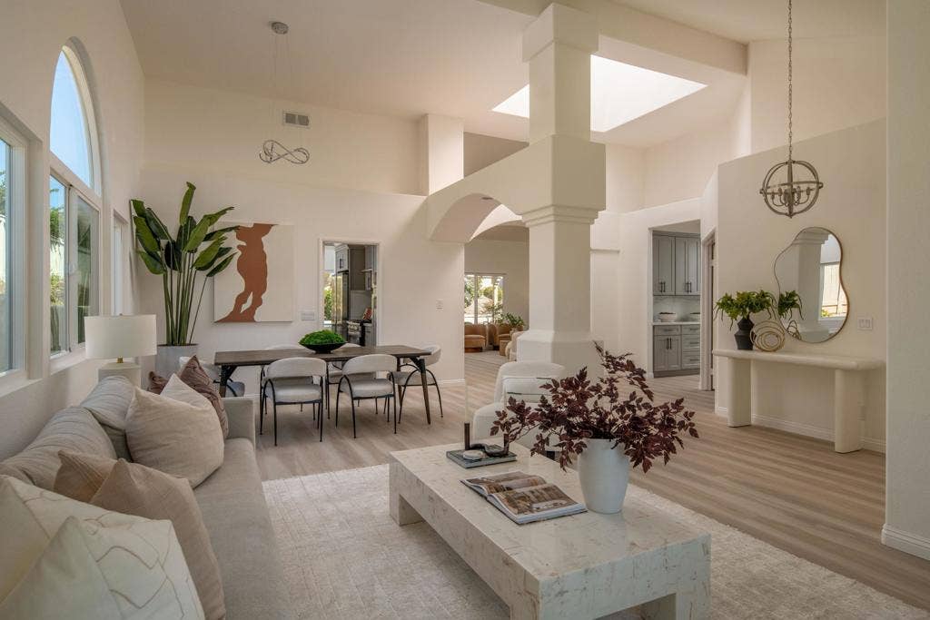 4008 Via de la Paz, Oceanside, CA 92057 4008 Via de la Paz, Oceanside, CA 92057