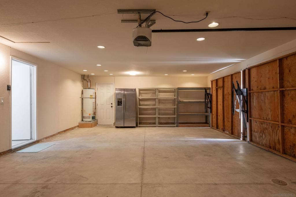 4008 Via de la Paz, Oceanside, CA 92057 4008 Via de la Paz, Oceanside, CA 92057