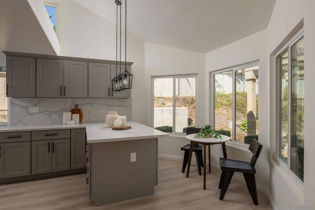 4008 Via de la Paz, Oceanside, CA 92057 4008 Via de la Paz, Oceanside, CA 92057