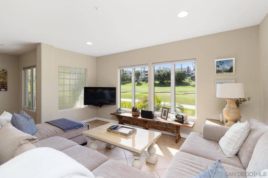 7517 Jerez, #B, Carlsbad, CA 92009 7517 Jerez, #B, Carlsbad, CA 92009