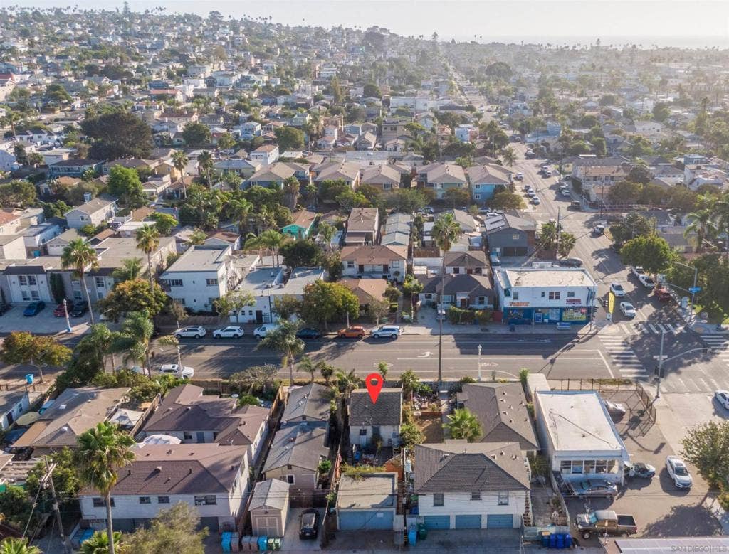 4678 Voltaire St, San Diego, CA 92107
