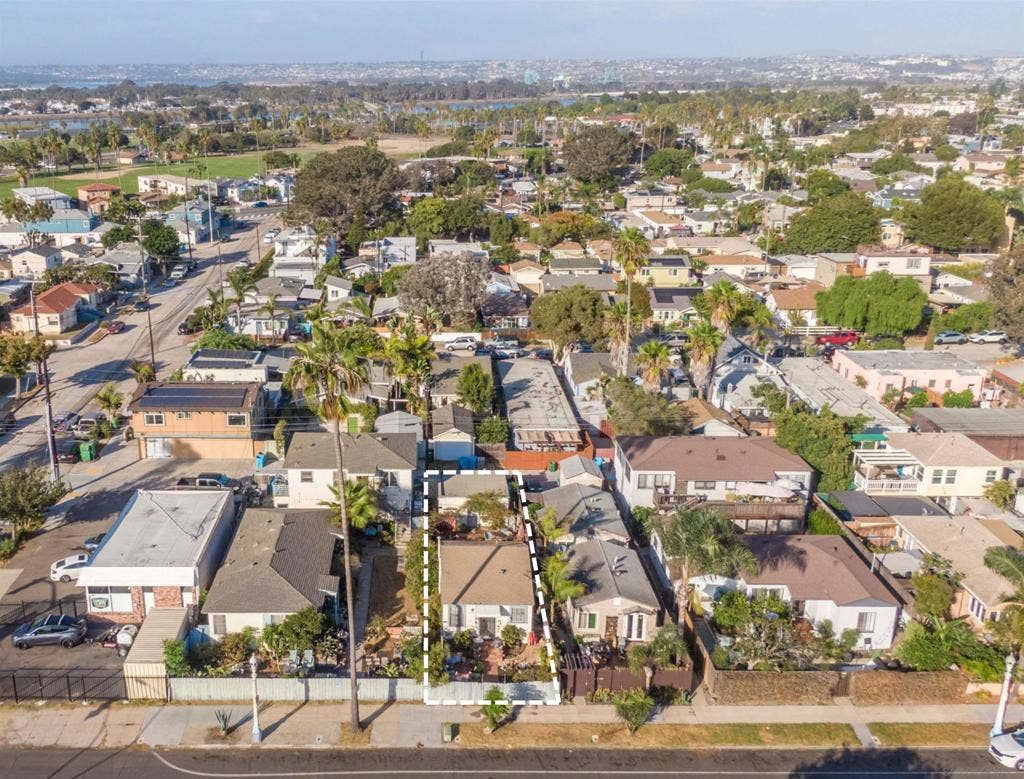 4678 Voltaire St, San Diego, CA 92107