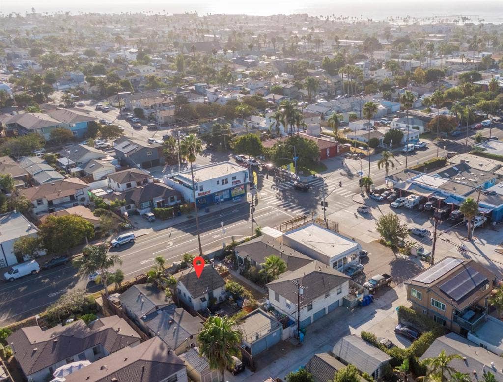 4678 Voltaire St, San Diego, CA 92107