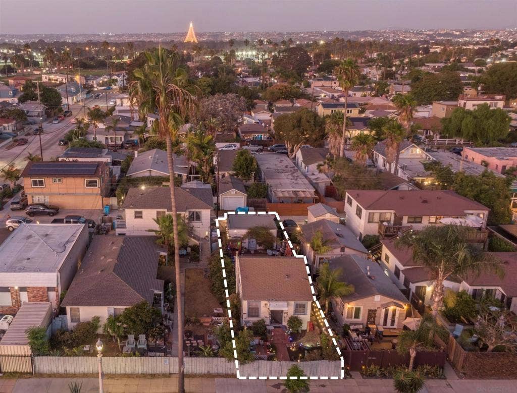 4678 Voltaire St, San Diego, CA 92107