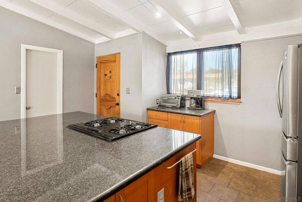 4740 Shoshoni Ave., San Diego, CA 92117 Kitchen