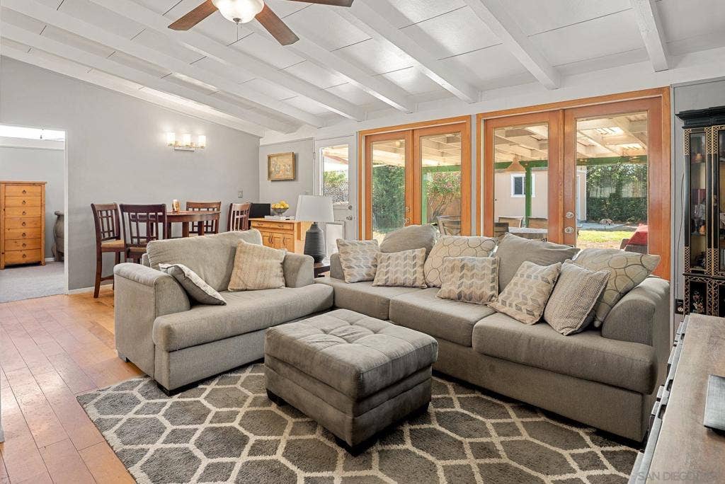 4740 Shoshoni Ave., San Diego, CA 92117 Living Room