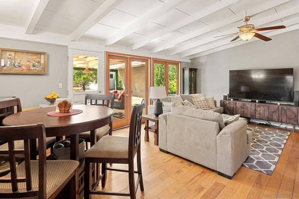 4740 Shoshoni Ave., San Diego, CA 92117 Dining Area