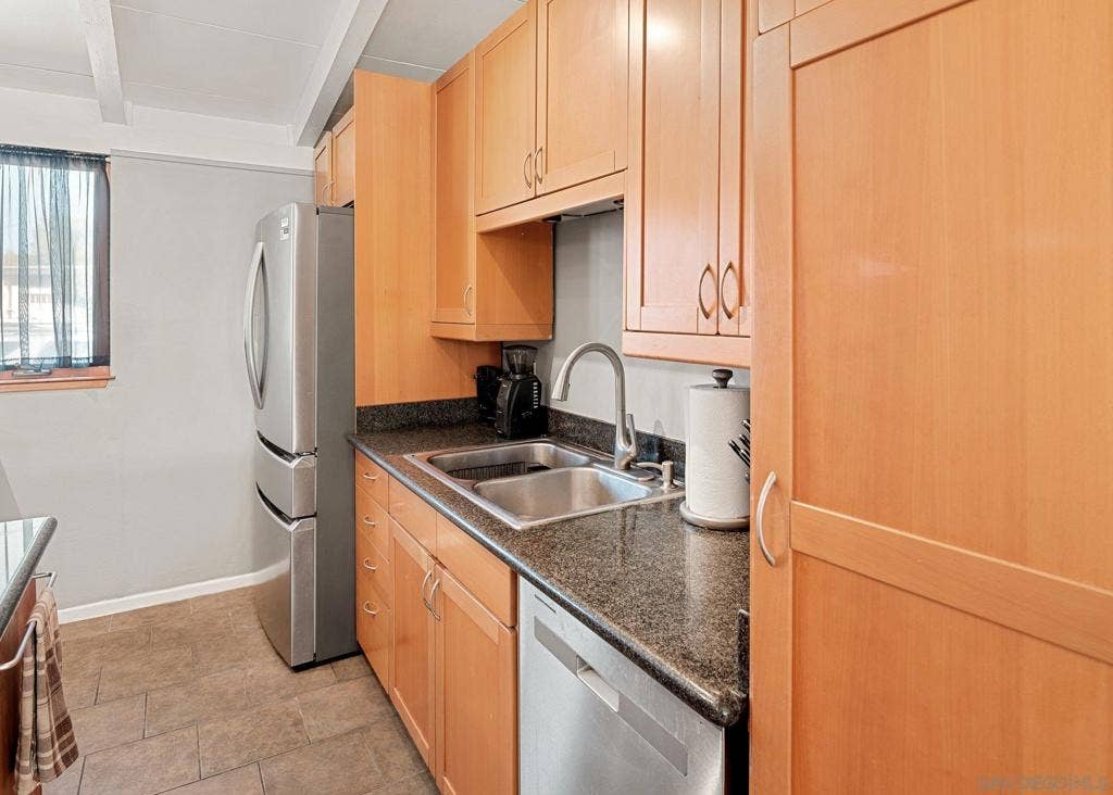 4740 Shoshoni Ave., San Diego, CA 92117 Kitchen