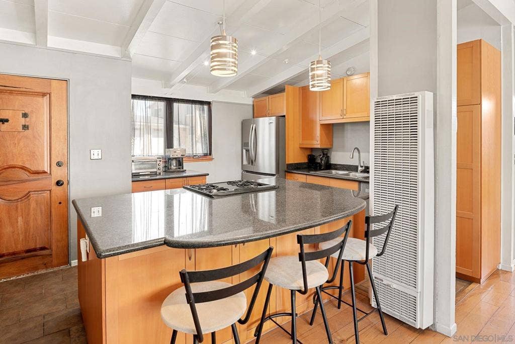 4740 Shoshoni Ave., San Diego, CA 92117 Kitchen