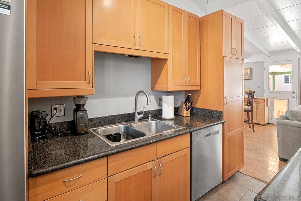 4740 Shoshoni Ave., San Diego, CA 92117 Kitchen
